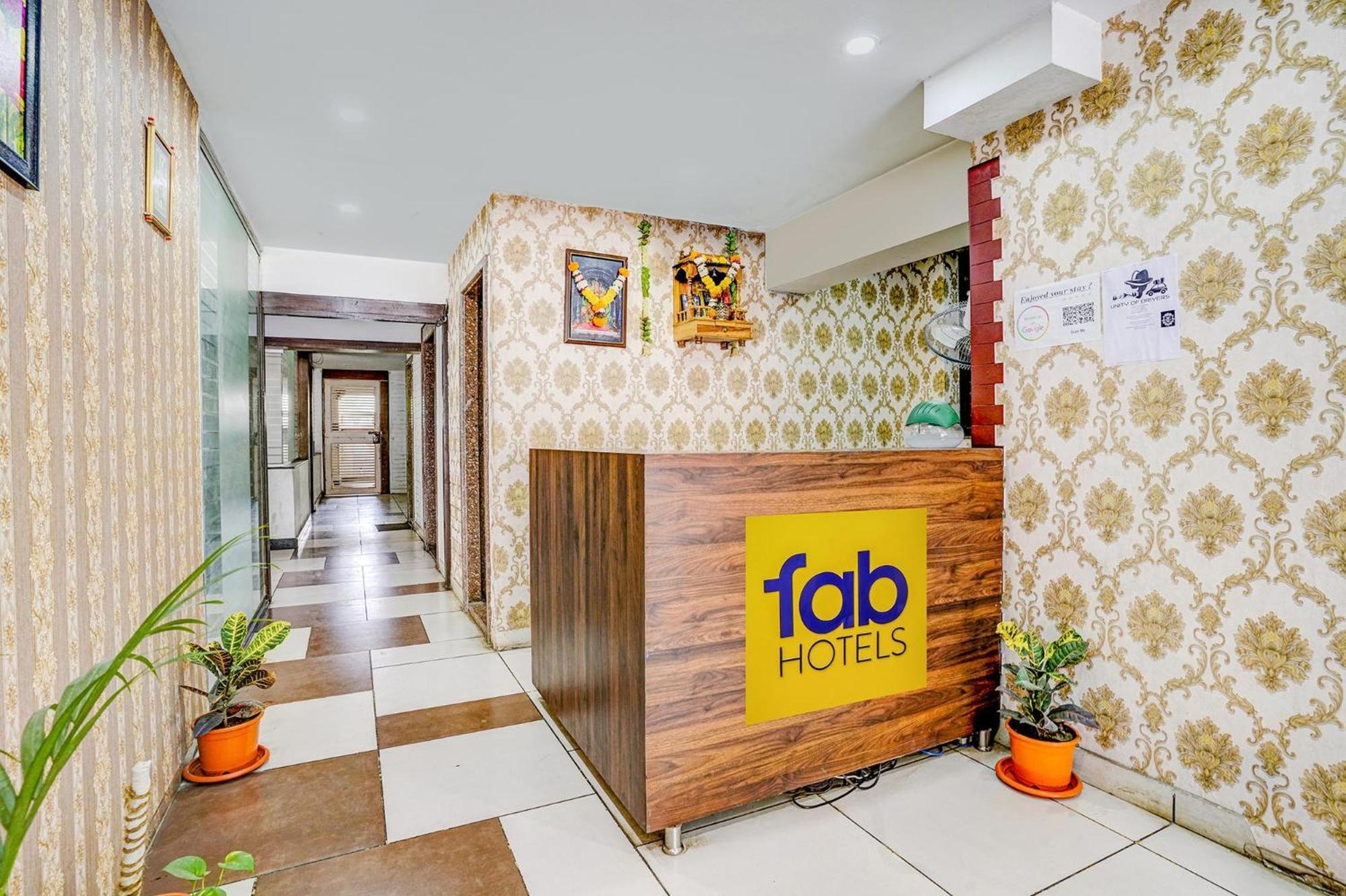 Hotel Gargi Deluxe Pune Eksteriør bilde