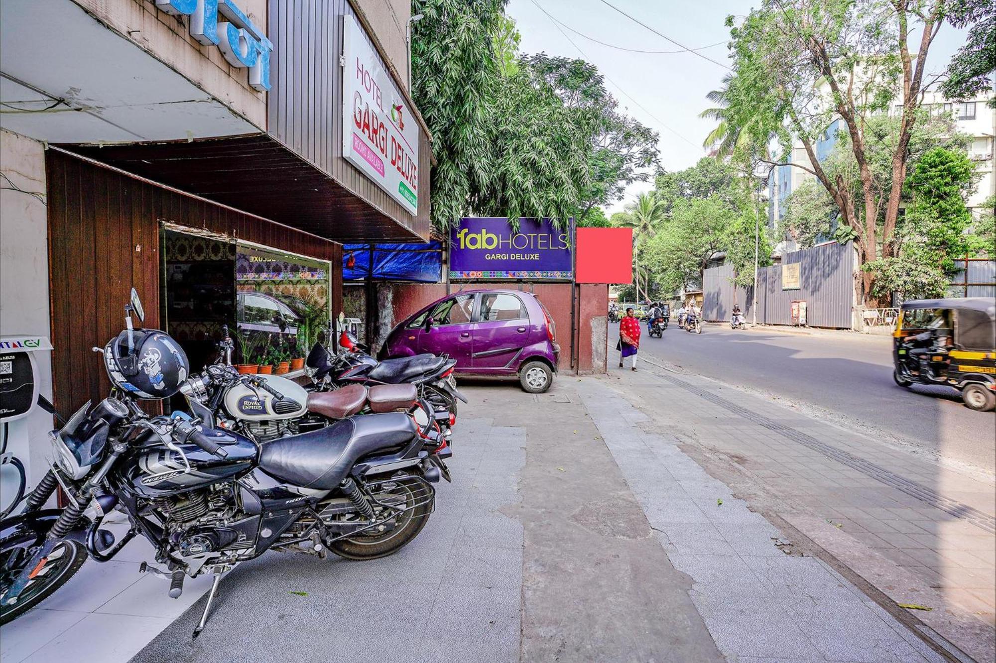 Hotel Gargi Deluxe Pune Eksteriør bilde