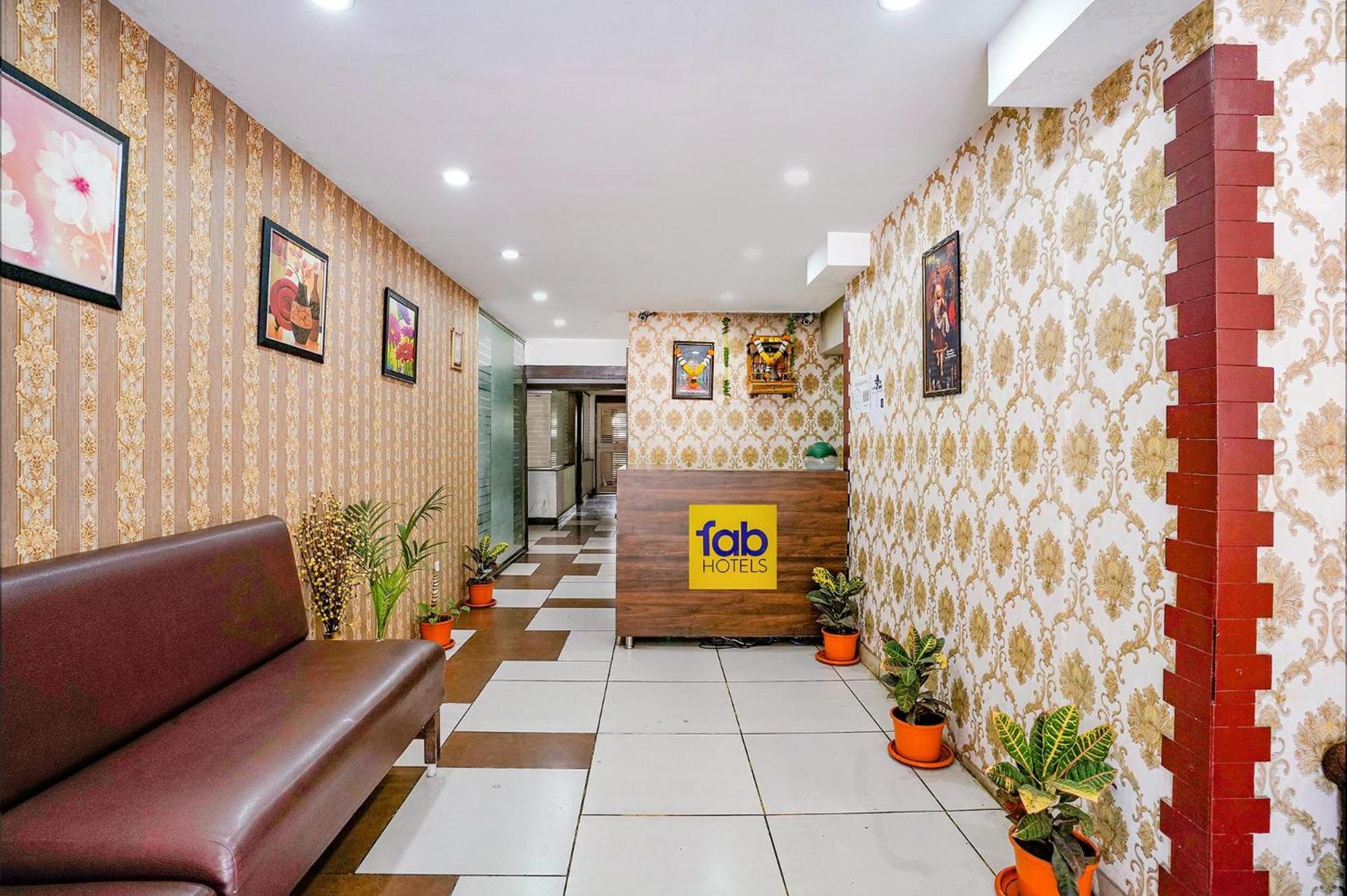 Hotel Gargi Deluxe Pune Eksteriør bilde