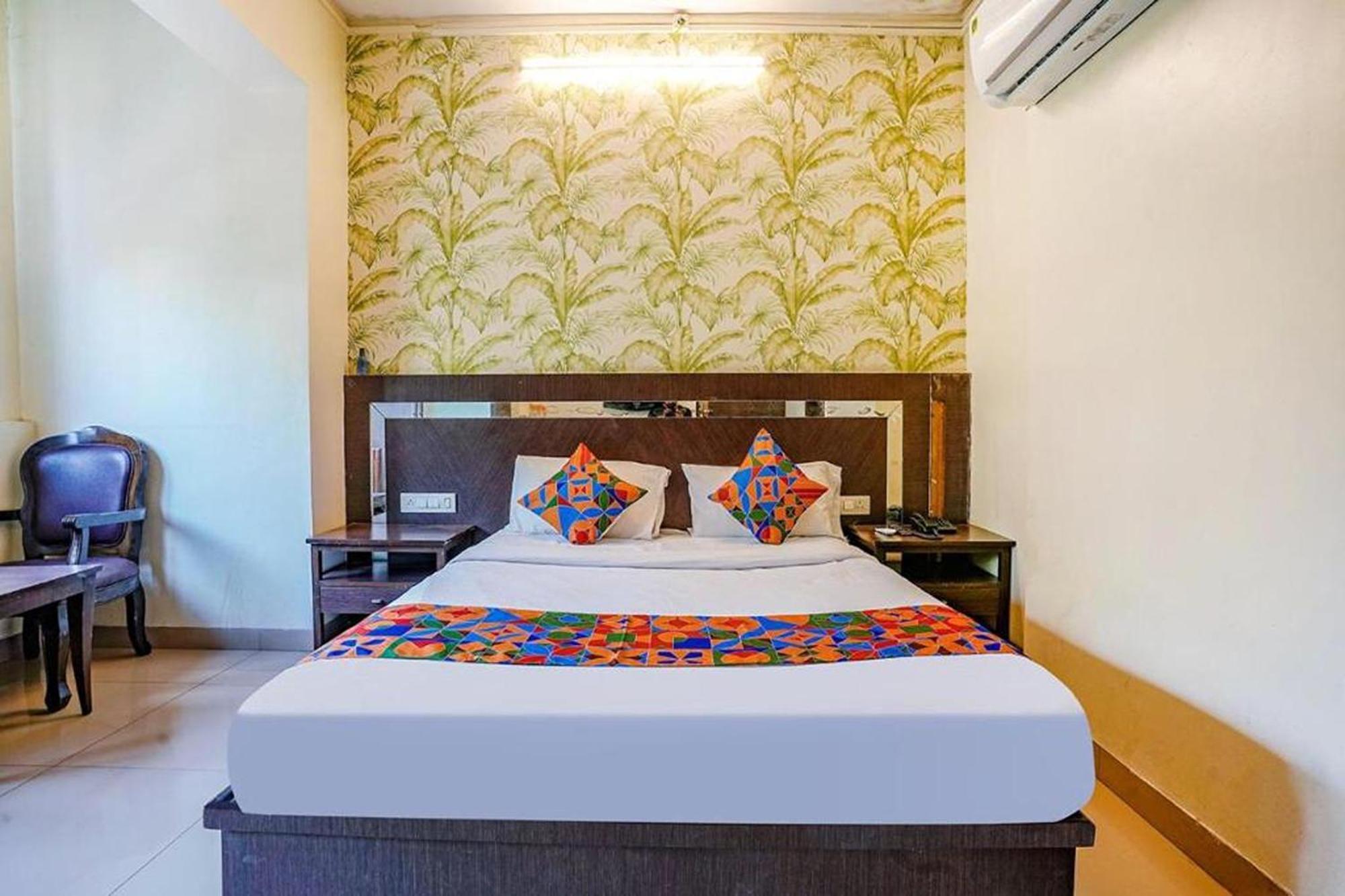 Hotel Gargi Deluxe Pune Eksteriør bilde