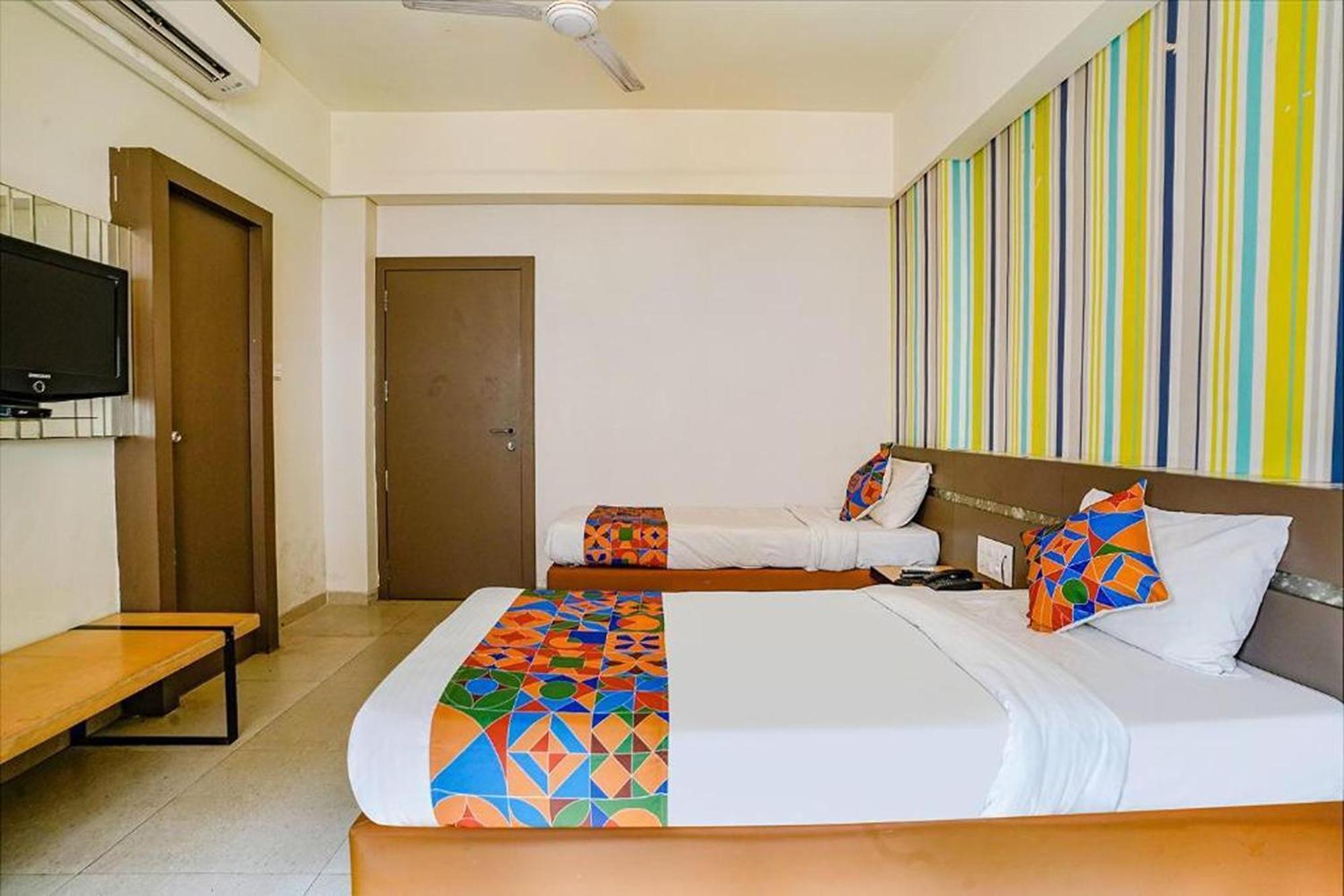 Hotel Gargi Deluxe Pune Eksteriør bilde