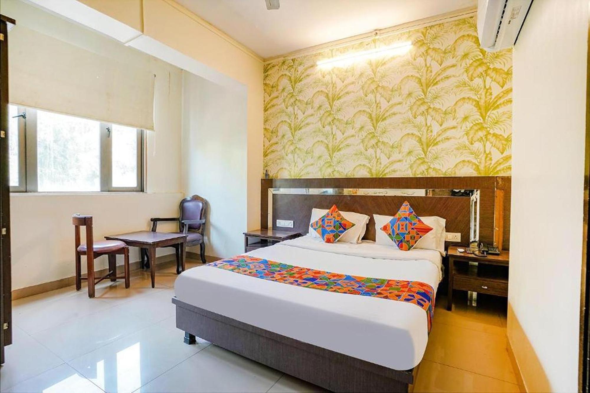 Hotel Gargi Deluxe Pune Eksteriør bilde
