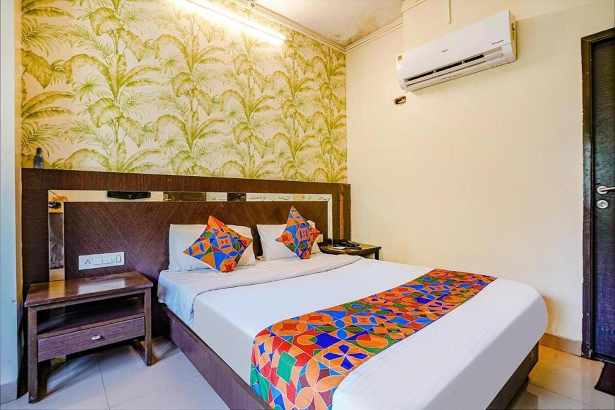 Hotel Gargi Deluxe Pune Eksteriør bilde