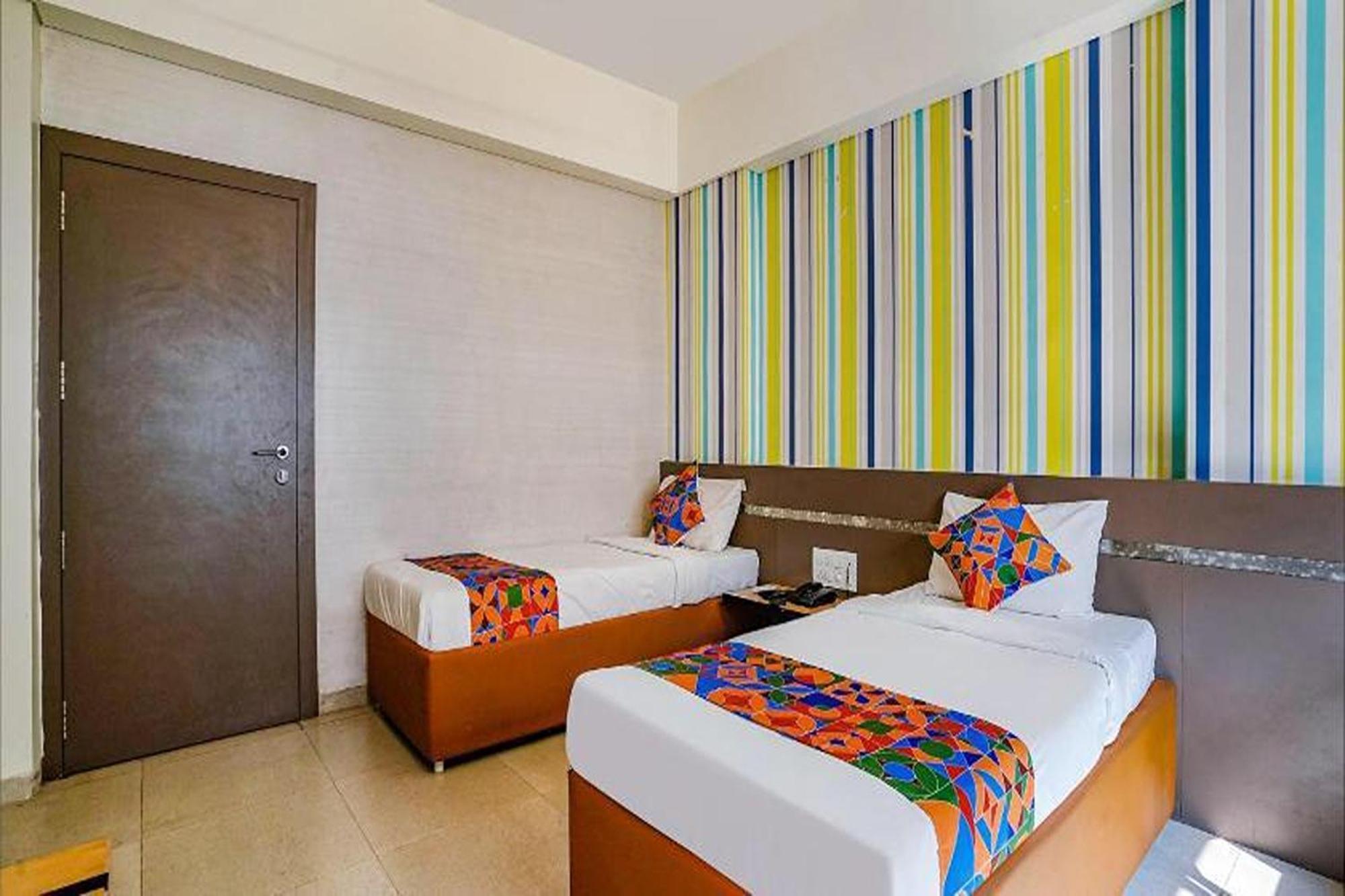 Hotel Gargi Deluxe Pune Eksteriør bilde